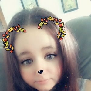 Meet your Posher, Alexis